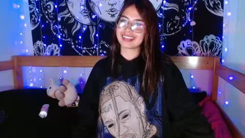 Snapshot of alisha17love chatting on November 10, 2025, 9:19 am alisha17love online show from November 10, 2025, 9:19 am