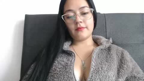 alisha_9997 online show from April 14, 2026, 2:34 pm