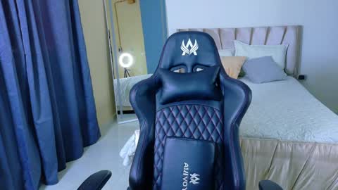 Alisha online show from April 17, 2026, 1:58 pm