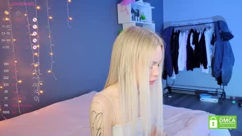 Snapshot of alishaaneta chatting on October 10, 2025, 11:53 am Alisha online show from October 10, 2025, 11:53 am