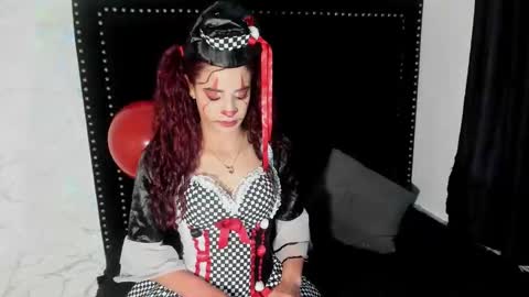 alishaevans_rs online show from October 19, 2025, 4:24 am