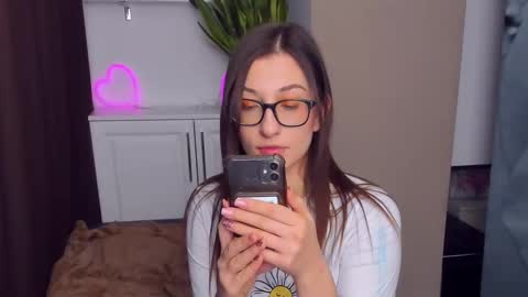 Alina online show from December 8, 2024, 7:43 pm