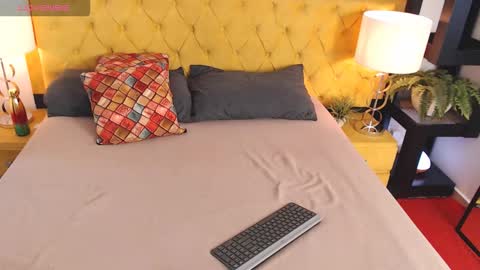 Luna online show from November 18, 2025, 12:05 am