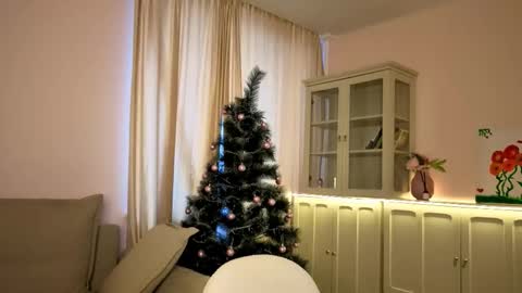 Snapshot of alisia_mars chatting on January 6, 2026, 7:23 am Alisia online show from January 6, 2026, 7:23 am