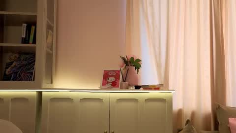 Snapshot of alisia_mars chatting on February 25, 2026, 7:40 am Alisia online show from February 25, 2026, 7:40 am