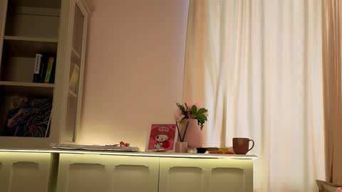 Snapshot of alisia_mars chatting on February 26, 2026, 8:35 am Alisia online show from February 26, 2026, 8:35 am