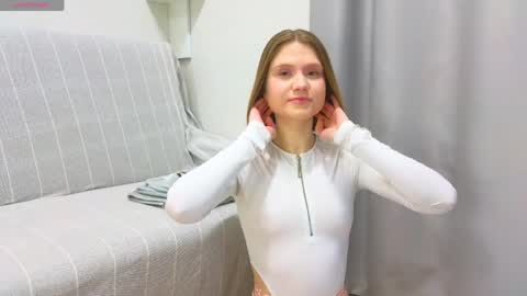 Alisia online show from April 9, 2026, 11:48 am