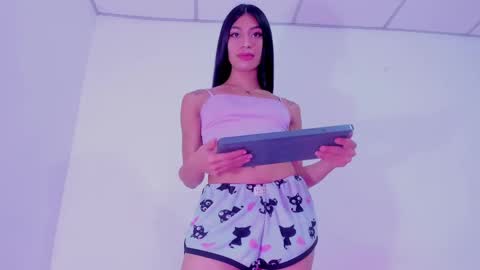 Snapshot of alisiacollinsss chatting on December 3, 2024, 2:05 pm Alisia online show from December 3, 2024, 2:05 pm