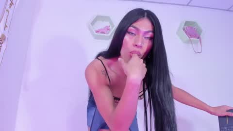 Snapshot of alisiacollinsss chatting on December 7, 2024, 9:00 pm Alisia online show from December 7, 2024, 9:00 pm