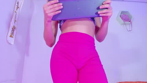 Snapshot of alisiacollinsss chatting on December 9, 2024, 4:01 am Alisia online show from December 9, 2024, 4:01 am