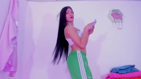 Snapshot of alisiacollinsss chatting on December 18, 2024, 8:14 pm Alisia online show from December 18, 2024, 8:14 pm