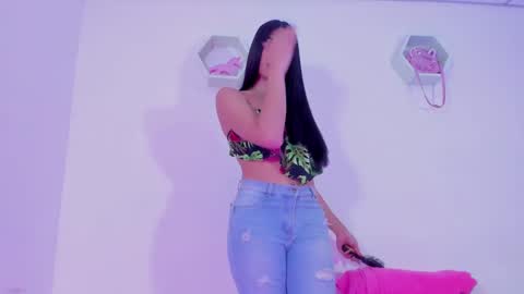 Snapshot of alisiacollinsss chatting on December 21, 2024, 1:58 am Alisia online show from December 21, 2024, 1:58 am