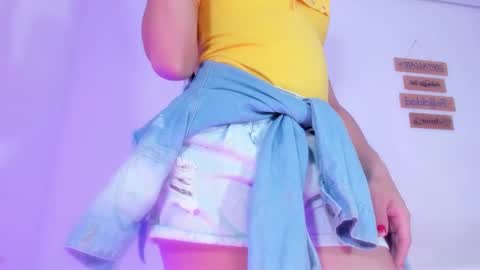 Snapshot of alisiacollinsss chatting on October 8, 2025, 9:01 pm Alisia online show from October 8, 2025, 9:01 pm