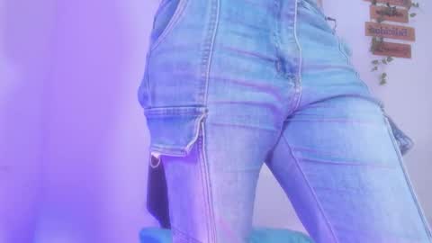 Snapshot of alisiacollinsss chatting on October 31, 2025, 10:33 pm Alisia online show from October 31, 2025, 10:33 pm