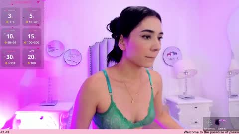Snapshot of alison_carde05 chatting on May 1, 2026, 8:02 pm Alison online show from May 1, 2026, 8:02 pm