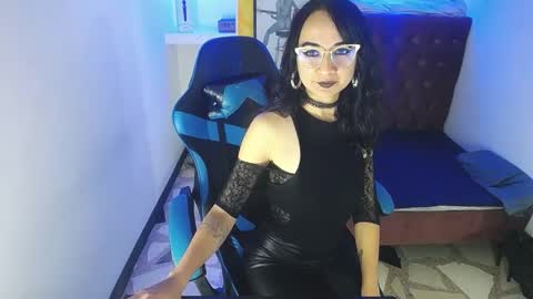 ALISON MOON online show from September 15, 2025, 1:22 pm