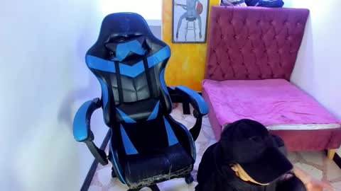 ALISON MOON online show from October 20, 2025, 11:21 am