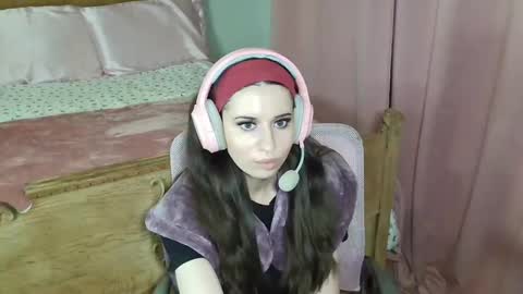 Alison Fields online show from February 13, 2026, 1:23 am