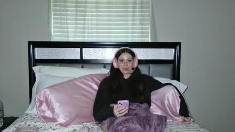 Alison Fields online show from May 26, 2026, 11:23 pm