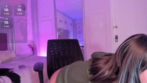 Alison Fishert online show from September 9, 2025, 1:21 pm