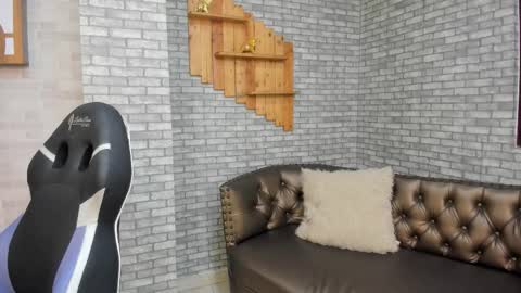 alisonn_doll online show from November 27, 2025, 12:18 pm