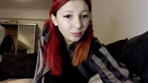 alissa_kiss_ online show from October 5, 2025, 5:11 pm