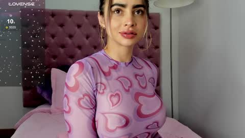 Alisson Domit  online show from February 28, 2025, 9:33 pm