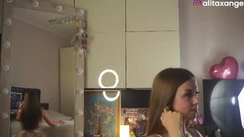 Snapshot of alitaangel_ chatting on July 20, 2026, 6:43 pm A L I T A online show from July 20, 2026, 6:43 pm
