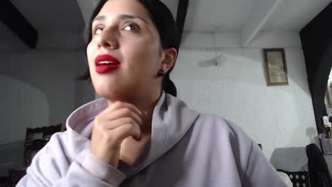 Snapshot of alix_beltran chatting on March 5, 2025, 1:31 am Alix online show from March 5, 2025, 1:31 am