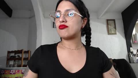 Snapshot of alix_beltran chatting on March 6, 2025, 5:14 am Alix online show from March 6, 2025, 5:14 am