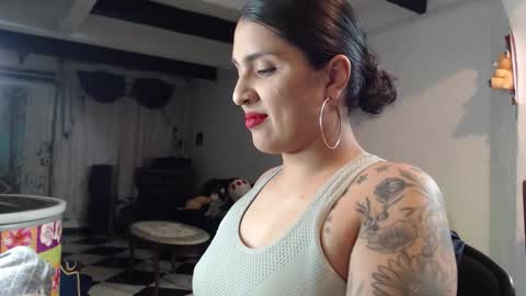 Snapshot of alix_beltran chatting on September 26, 2025, 1:42 am Alix online show from September 26, 2025, 1:42 am