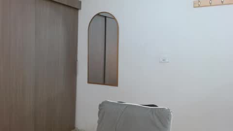 alix online show from December 14, 2025, 2:28 am