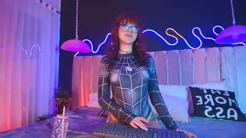 Snapshot of alixx_von_d chatting on July 6, 2026, 3:36 pm Ali online show from July 6, 2026, 3:36 pm