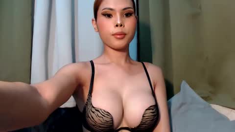 Snapshot of aliyah_bucks chatting on May 24, 2026, 7:02 am hello your lovely ALIYAH online show from May 24, 2026, 7:02 am
