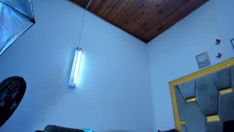 Aliyah... online show from November 28, 2025, 9:17 pm