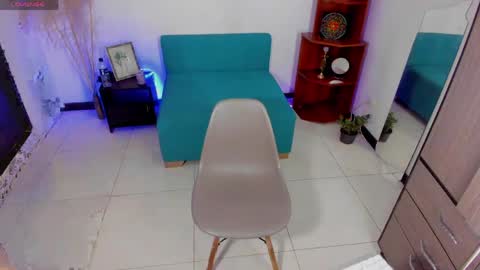 Alizee online show from April 18, 2026, 11:49 pm