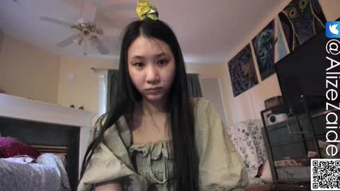 Alize Zaide online show from December 16, 2025, 7:41 pm