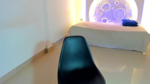 Allanna online show from December 6, 2024, 5:44 pm