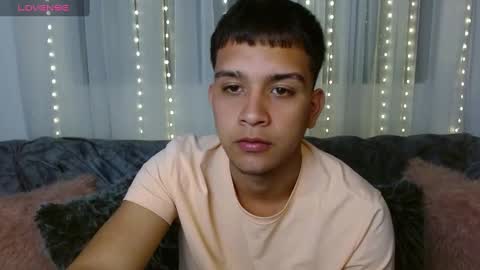 Snapshot of allansmith_ chatting on December 19, 2024, 6:34 am Allan Smith online show from December 19, 2024, 6:34 am