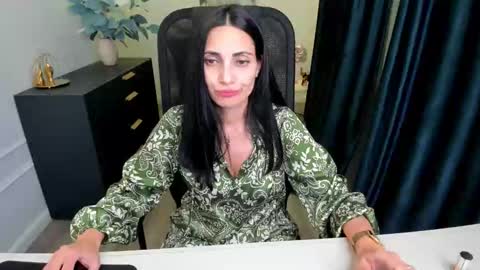 allayerty online show from October 10, 2025, 11:48 pm