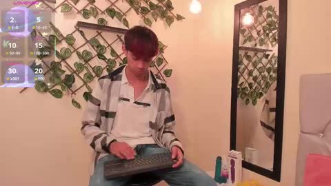Snapshot of allen_starck chatting on February 18, 2025, 1:00 pm Allen online show from February 18, 2025, 1:00 pm