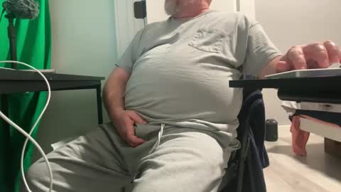 Allergictolove online show from January 11, 2025, 3:13 am