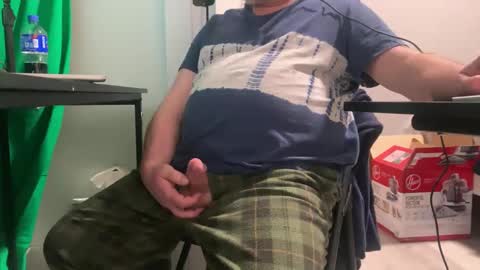 Allergictolove online show from January 27, 2025, 11:22 pm