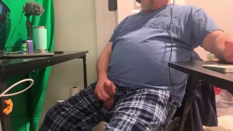 Allergictolove online show from February 5, 2025, 4:58 pm