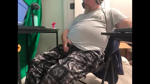 Allergictolove online show from February 25, 2025, 1:09 am