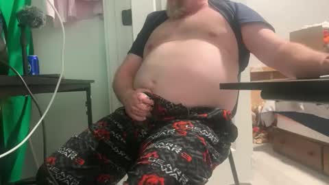 Allergictolove online show from October 24, 2025, 11:01 pm