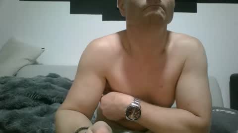 alles594462 online show from October 1, 2025, 3:01 am