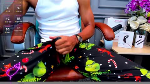 Snapshot of allessandrosantos chatting on December 21, 2024, 12:49 pm Help me reach 100 likes online show from December 21, 2024, 12:49 pm