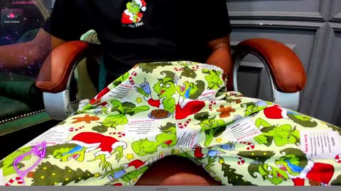 Snapshot of allessandrosantos chatting on December 25, 2024, 12:37 pm Help me reach 100 likes online show from December 25, 2024, 12:37 pm