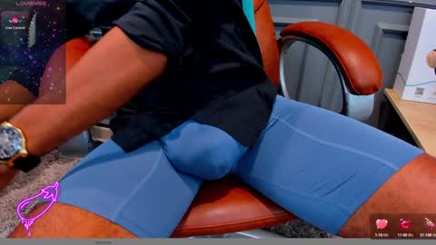 Snapshot of allessandrosantos chatting on December 25, 2024, 8:07 pm Help me reach 100 likes online show from December 25, 2024, 8:07 pm